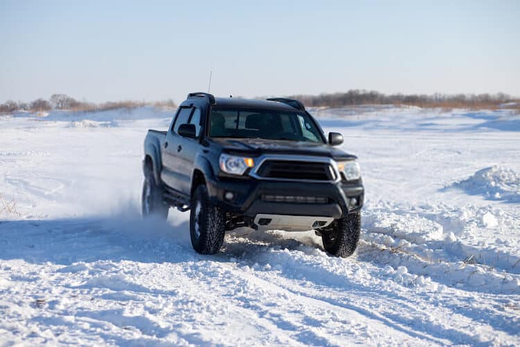 Factors to Consider Before Towing with a toyota tacoma