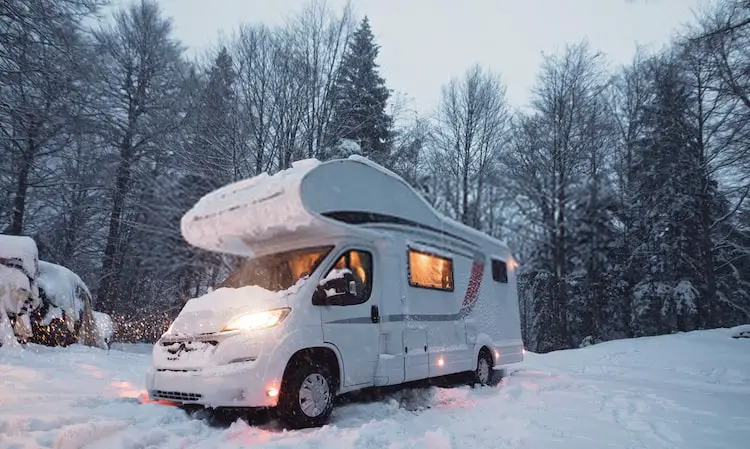 How to Keep a Camper Warm in the Winter