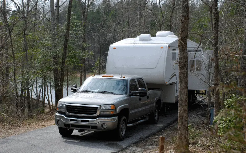 Gas Vs Diesel For Towing a Fifth Wheel